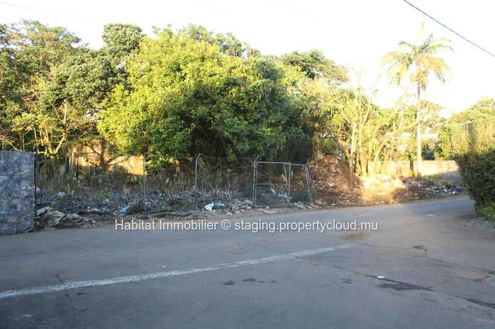 For sale - Beautiful residential plot of land of 265 toises at Lees Street in Curepipe,