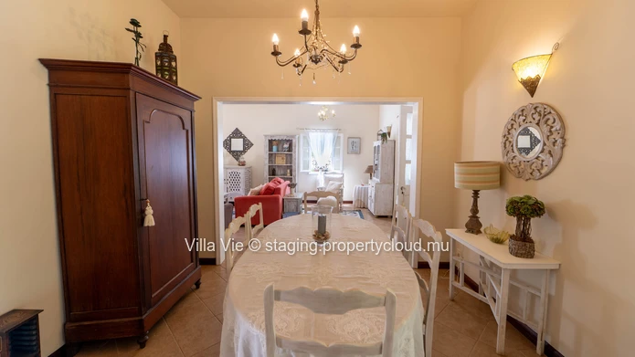Beau Plan - Spacious 5-bedroom colonial house with swimming pool and big garden