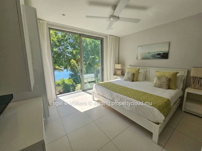 Elegant 3-Bedroom Waterfront Apartment with Scenic views