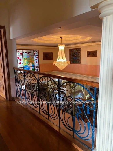 Grand Family Villa on an Acre of Land – A Must-See Opportunity