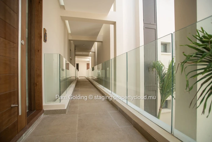 3 Bedroom penthouse Pointe aux Cannoniers 