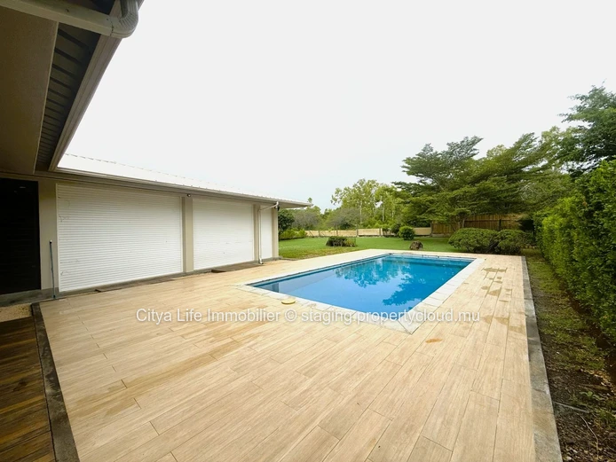 Prestigious Villa with Private Pool in Black River