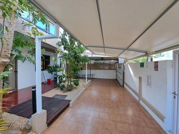 8 Bedroom House
