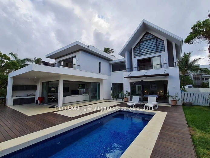 Luxueuse Villa de 4 Chambres au Mont Choisy - Vie Intérieure-Extérieure Harmonieuse