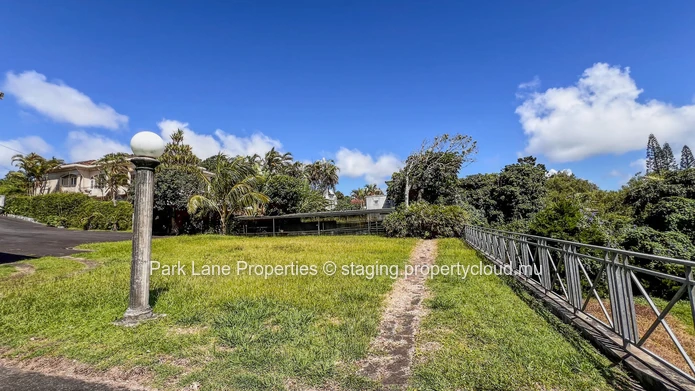 Rare opportunity in Floréal: High potential property on a large plot.