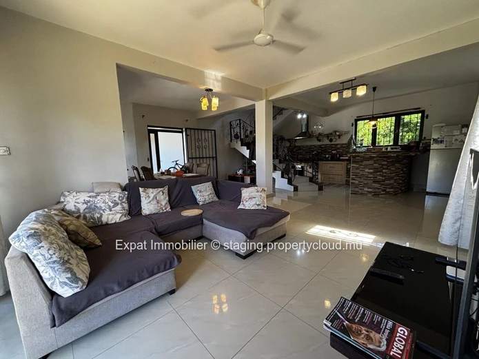 Charming 3-Bedroom Villa With A Landscaped Garden In A Natural Setting In Rivière Du Rempart - Azuri