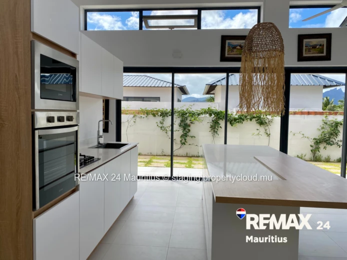 Pet-Friendly Villa for Rent in Tamarin