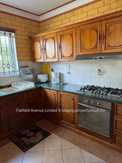 Furnished villa for rent in Bain Boeuf, Pereybere. 150m², 4 bedrooms, outdoor area with shared pool, close to all ame...