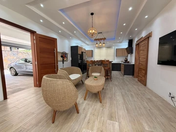 5 Bedroom Villa
