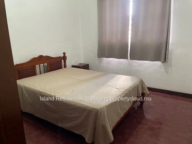 2 bedroom ground floor apartment in the center of Trou aux Biches