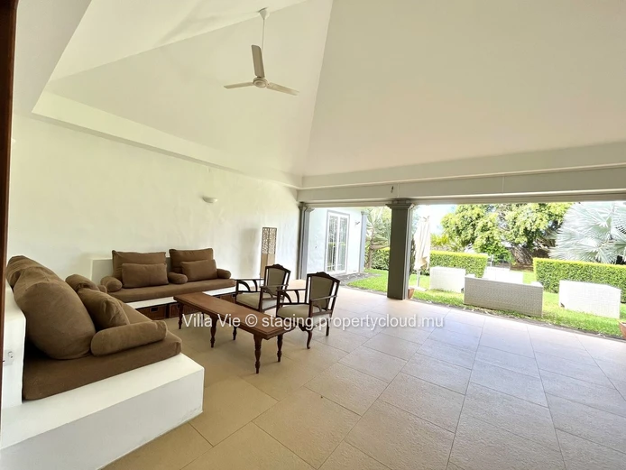 Foret Daruty - Charmante villa de 4 chambres avec piscine et grand jardin