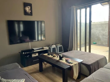 6 Bedroom House