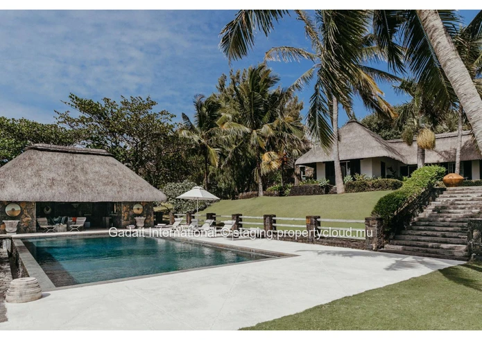 Luxury villa for short-term rental in Montagu – Lagoon view & private chef