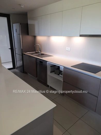 Exquisite 2-Bedroom Apartment with Golf Course Views