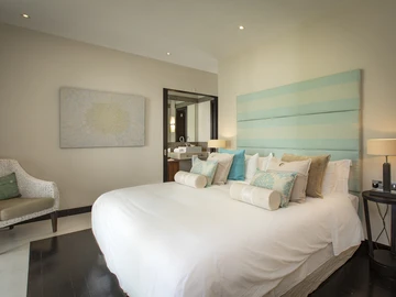 5 Bedroom Villa