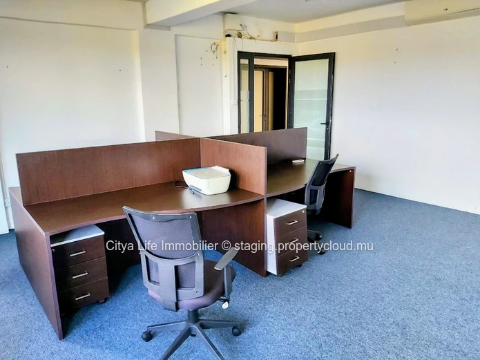 Location de bureaux semi-meublés de 35 m² à Ebène