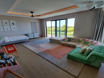 5 Bedroom Villa