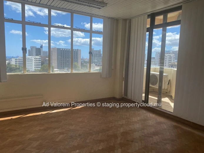 Commercial space for sale in the Capital