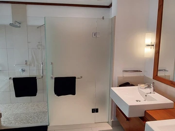 5 Bedroom Villa
