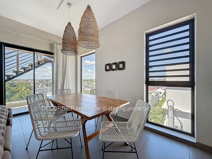 Penthouse with sea view in Pereybere