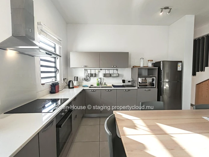 Townhouse/Duplex à vendre - Rivière Noire, secteur de Black River, 160m² habitables, 150m² terrain, 3 chambres, pisci...