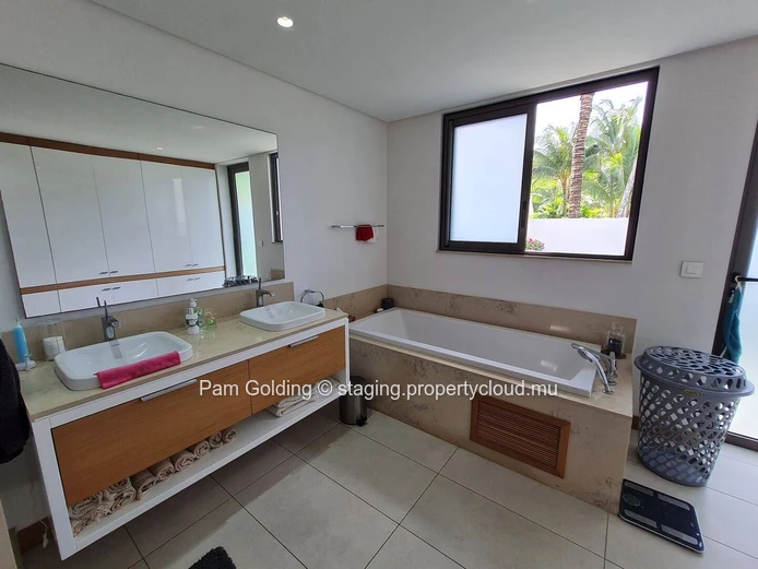 Luxueuse Villa de 4 Chambres au Mont Choisy - Vie Intérieure-Extérieure Harmonieuse