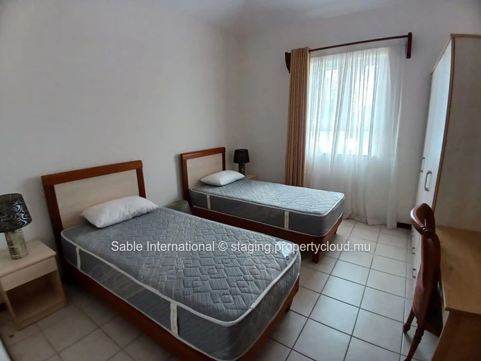 Villa for Rent in Péreybère with Communal Pool, Garden, and Modern Amenities - Ideal for Families