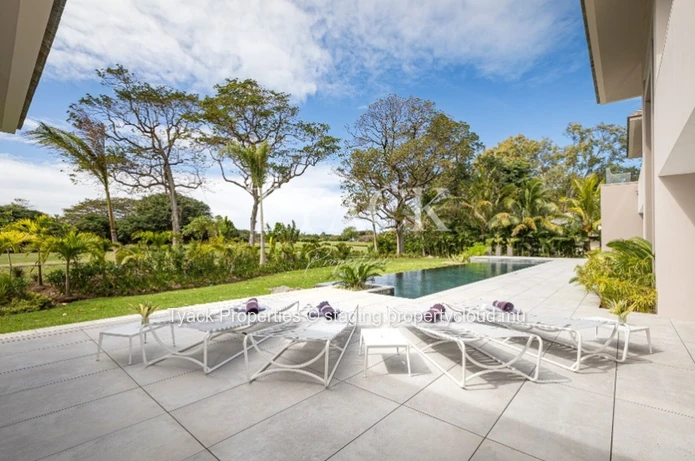 Luxueuse Villa avec Vue sur le Golf