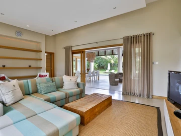 5 Bedroom Villa
