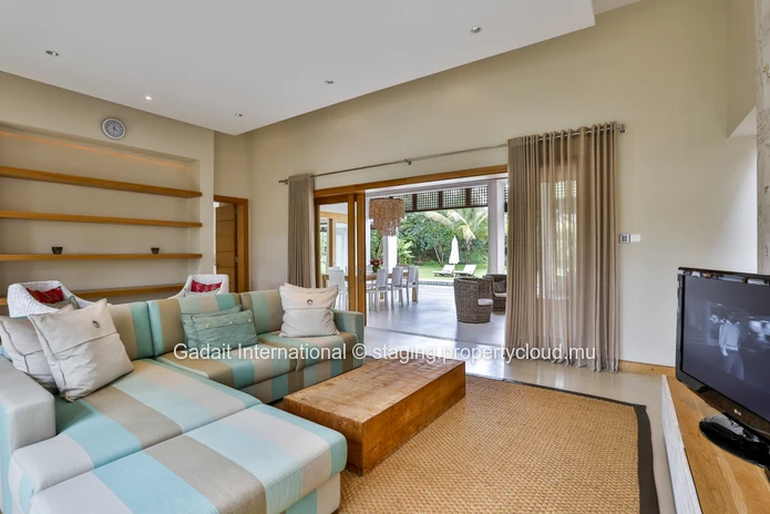 Contemporary villa with pool and tropical garden for sale | Anahita Golf & Spa Resort Beau Champ