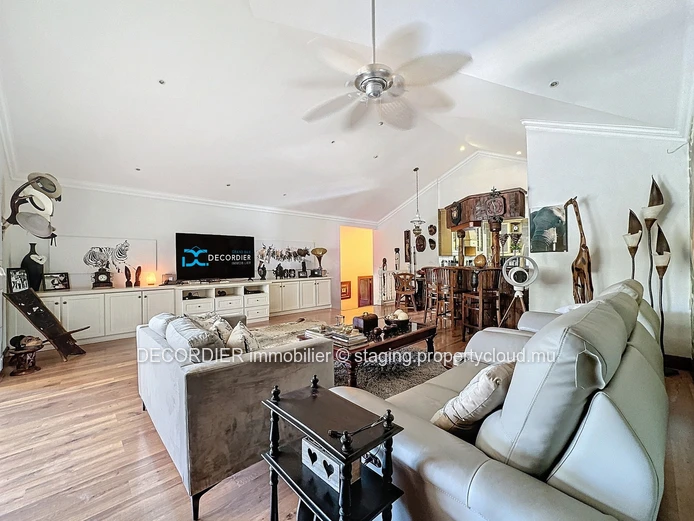 Magnificent two-storey villa located in a residence - Accessible to foreigners