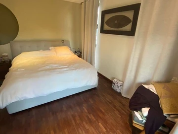 6 Bedroom House