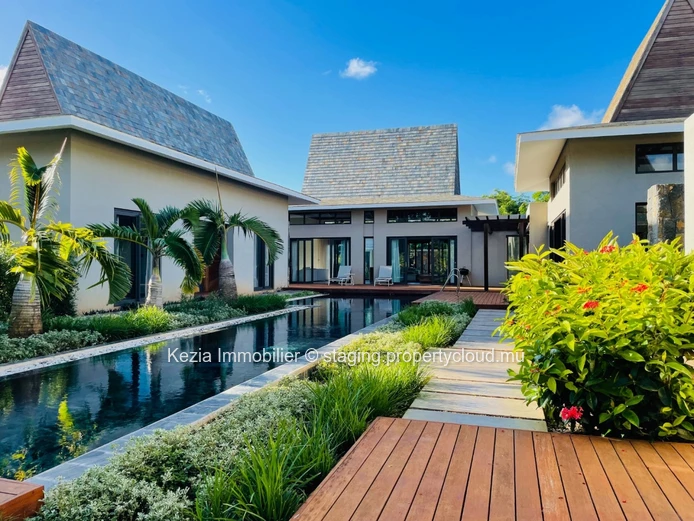 Balinese-Style Single-Storey Contemporary Villa