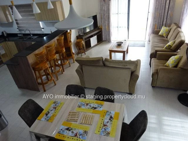 3 bedroom Duplex with common swimming pool and few minutes from Mon Choisy beach