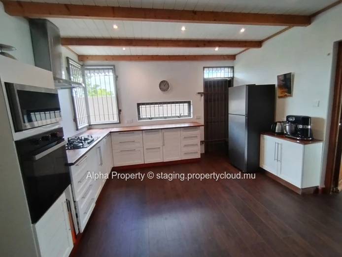 For sale stunning Rustic Home in Verdun, Moka district – 254 m² on a plot of 888 m² 