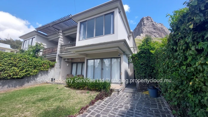 Apartment with private garden for sale, Quatre Bornes