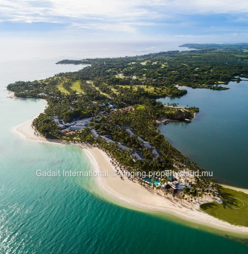 Prestigious villa with panoramic views and exclusive services for sale on the east coast of Mauritius