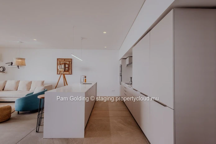 Vivez l'expérience d'être propriétaire de votre propre maison avec vue sur la mer. (Mandat exclusif)