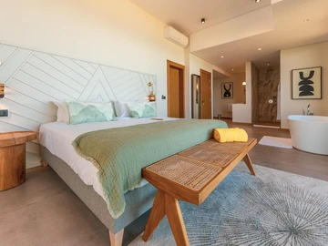 5 Bedroom Villa