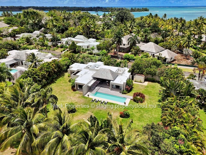 Elegant 3-Bedroom Golf View Villa in Mauritius