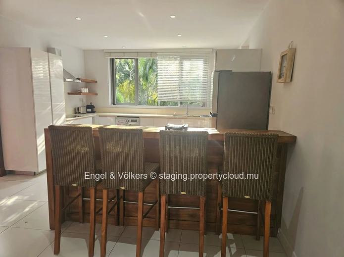 Elegant 3-Bedroom Waterfront Apartment with Scenic views