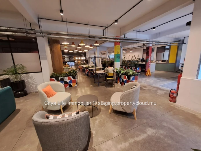 "Spacious Floréal Office for Rent with Prime Location and Amenities - 148m² at Rs 90,280"