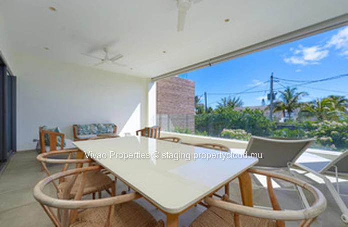 Cozy apartment accessible to foreigners for sale in Pointe aux Canonniers, 131m², 3 bedrooms, shared pool, garden, se...