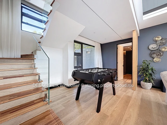 Stunning contemporary home in Calodyne, walking distance to the Sea