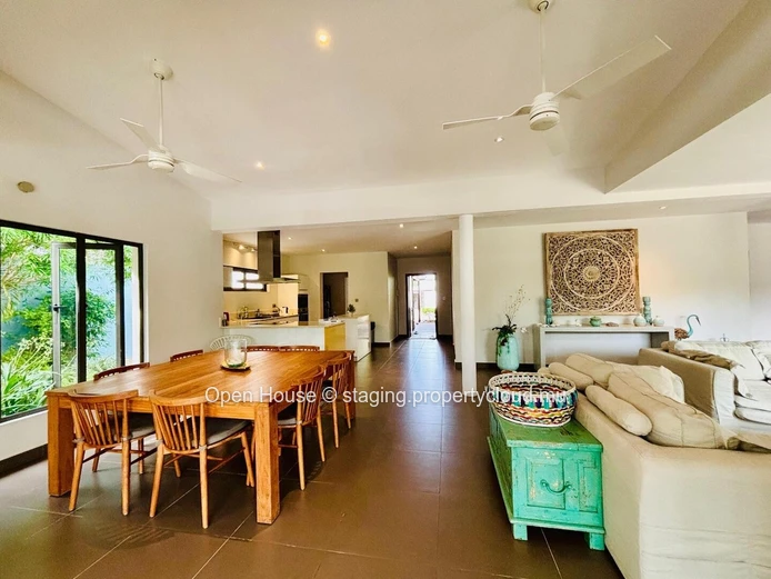 RES VILLA for sale in Grand Baie# Exclusive estate # 3 bedrooms, 2 en suite, private pool. Accessible to foreigners.