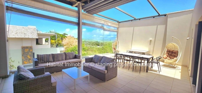 Stunning penthouse of 229 m², furnished and equipped, located in the exclusive Azuri estate