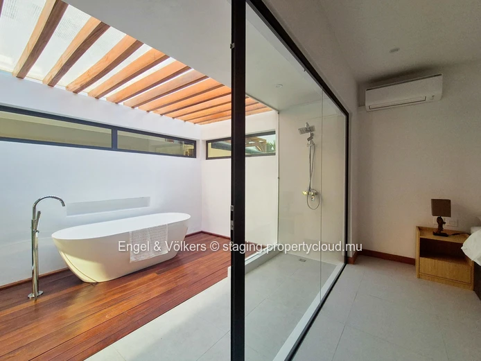 Contemporary 3 bedroom Villa for long term rent in Tamarin