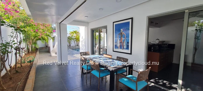  Luxurious Villa in Pointe aux Cannoniers, Mauritius 