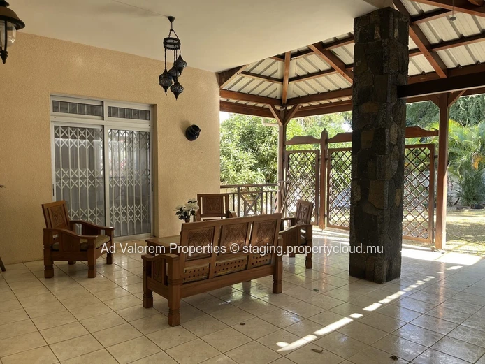 Spacious 4-Bedroom Family Home with Pool – 500 m from the Beach | For Rent