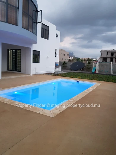 Modern 5 bedrooms house for sale